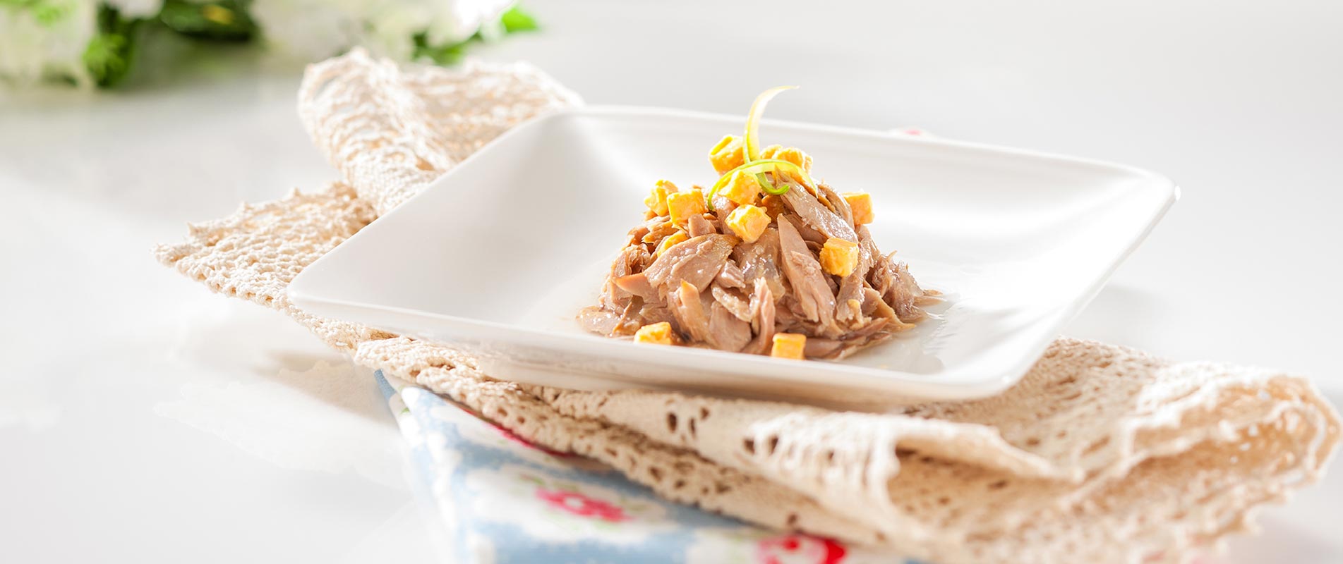 Big Mackerel Tuna Whole Loin Flakes Topped Delicious Cheese