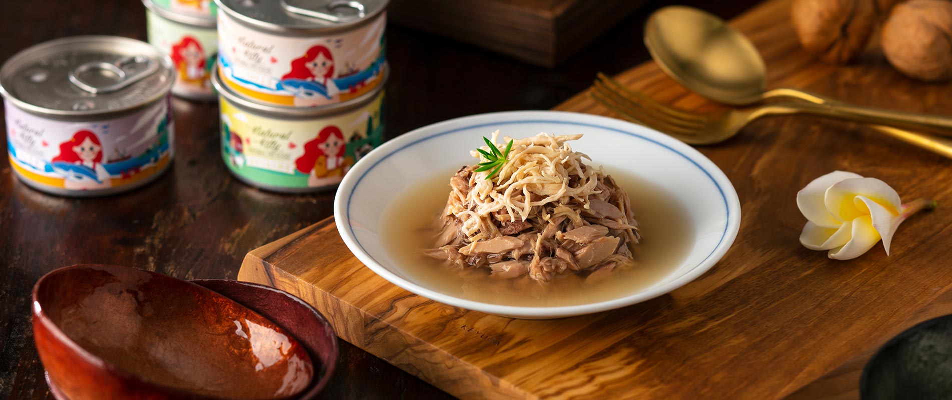 Tuna with Chicken in Broth