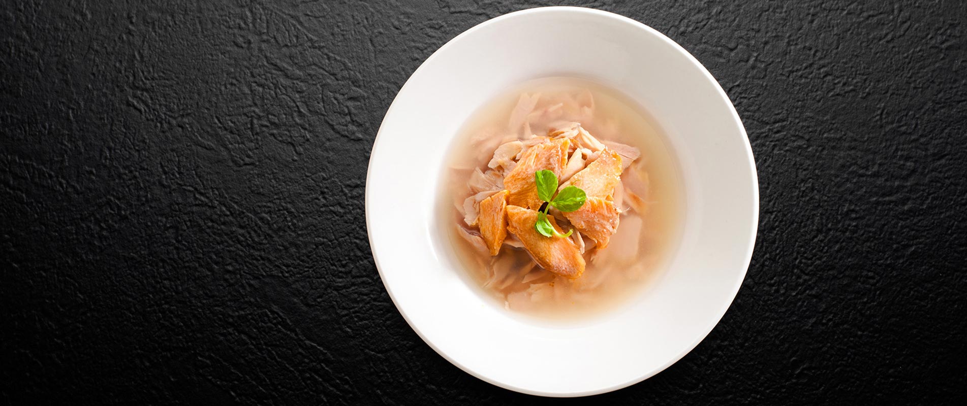 Flaked Yellowfin mix Skipjack Tuna with Wild Salmon Entrees in Gravy