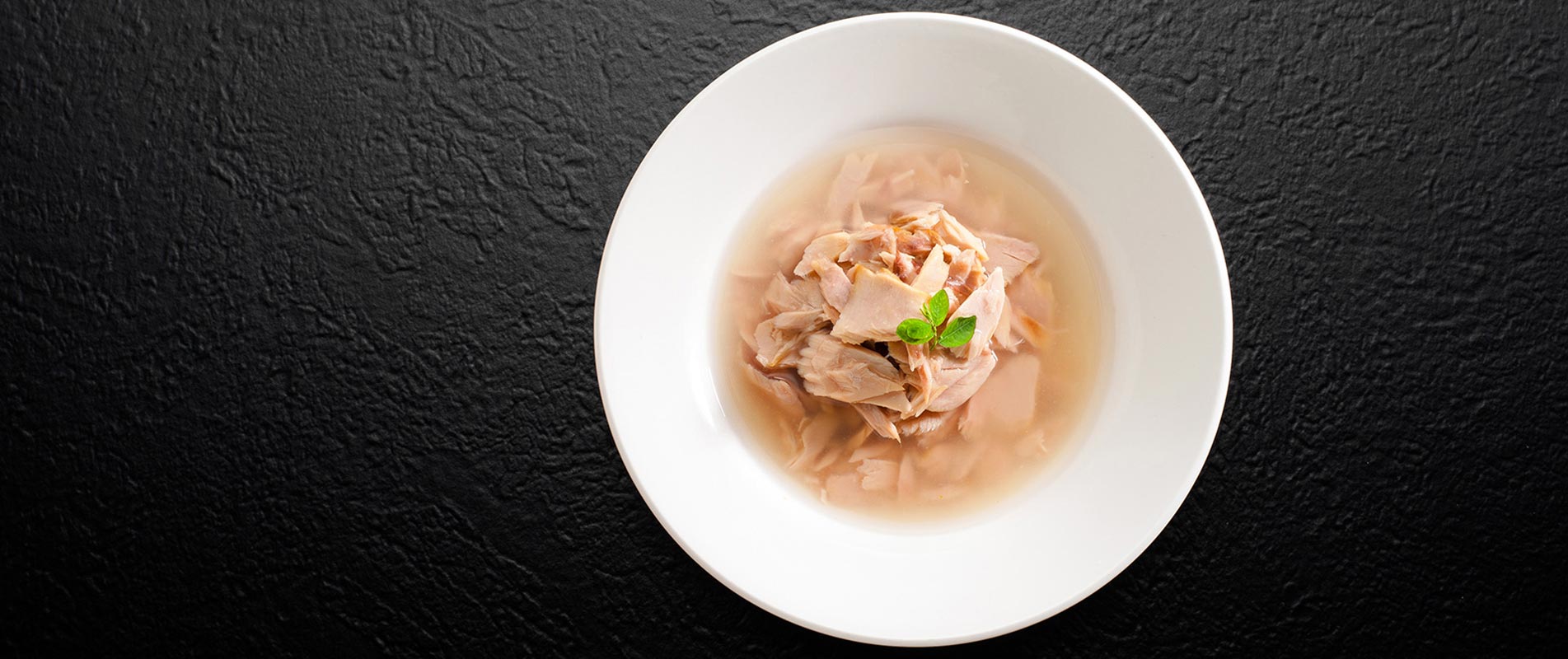 Flaked Yellowfin mix Skipjack Tuna Entrees in Gravy